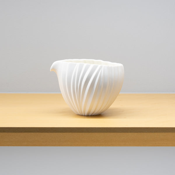 <tc>Nami Takahashi / White Sake Server</tc>
