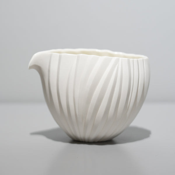 <tc>Nami Takahashi / White Sake Server</tc>