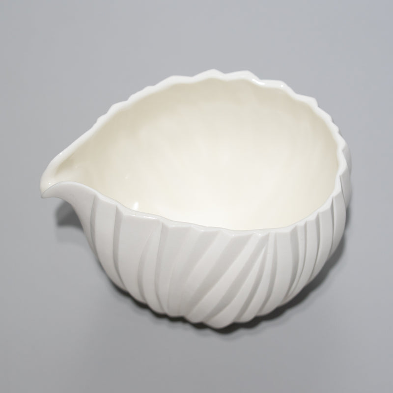<tc>Nami Takahashi / White Sake Server</tc>