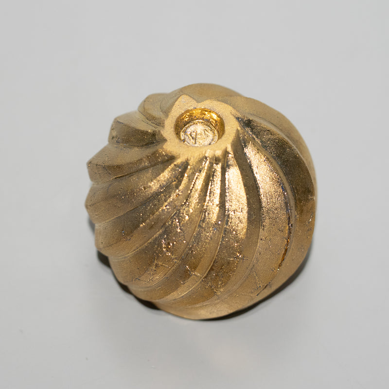 <tc>Nami Takahashi / Gold sake cup with Gosu</tc>