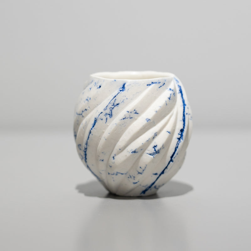 <tc>Nami Takahashi / White Sake Cup with Gosu</tc>