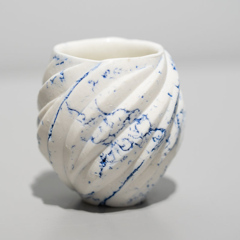<tc>Nami Takahashi / White Sake Cup with Gosu</tc>