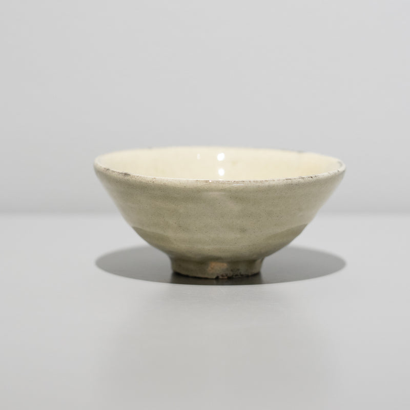 中里健太 / 粉引ぐい呑（一点物） – HULS GALLERY TOKYO | 現代工芸