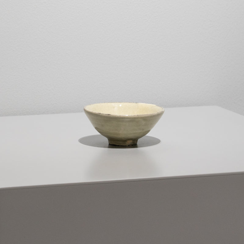 中里健太 / 粉引ぐい呑（一点物） – HULS GALLERY TOKYO | 現代工芸