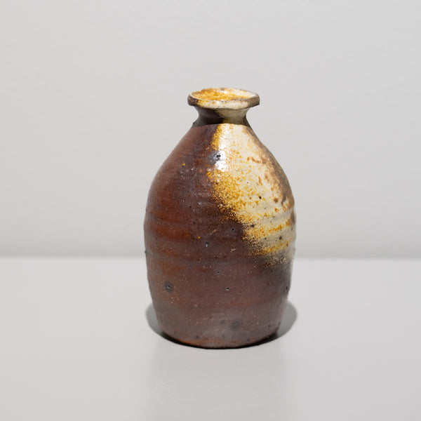<tc>Masahiko Imanishi / Akadobe Sake Flask</tc>