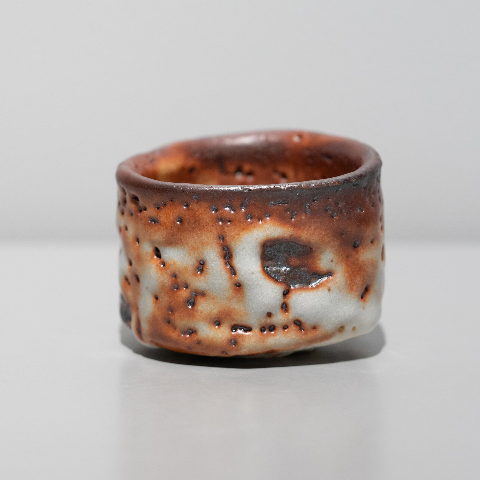 加藤亮太郎 / 鼠志野酒呑（一点物） – HULS GALLERY TOKYO | 現代工芸