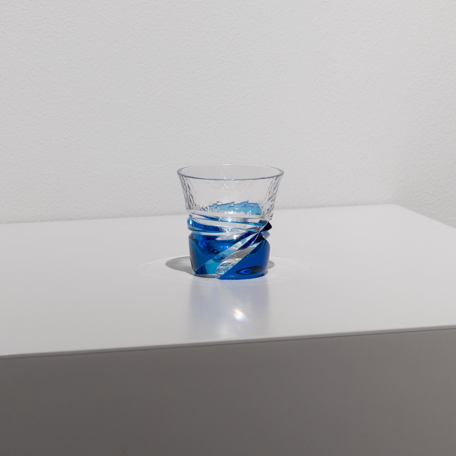 小川郁子 / 天開酒盃 藍（一点物） – HULS GALLERY TOKYO | 現代工芸