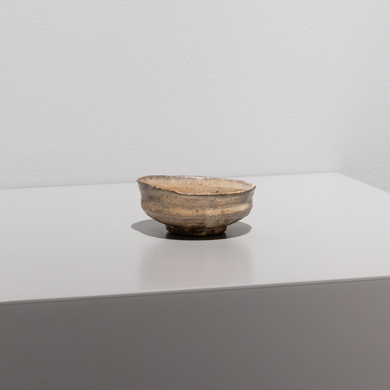 坂倉新兵衛 / 大道粉引酒盃（一点物） – HULS GALLERY TOKYO | 現代