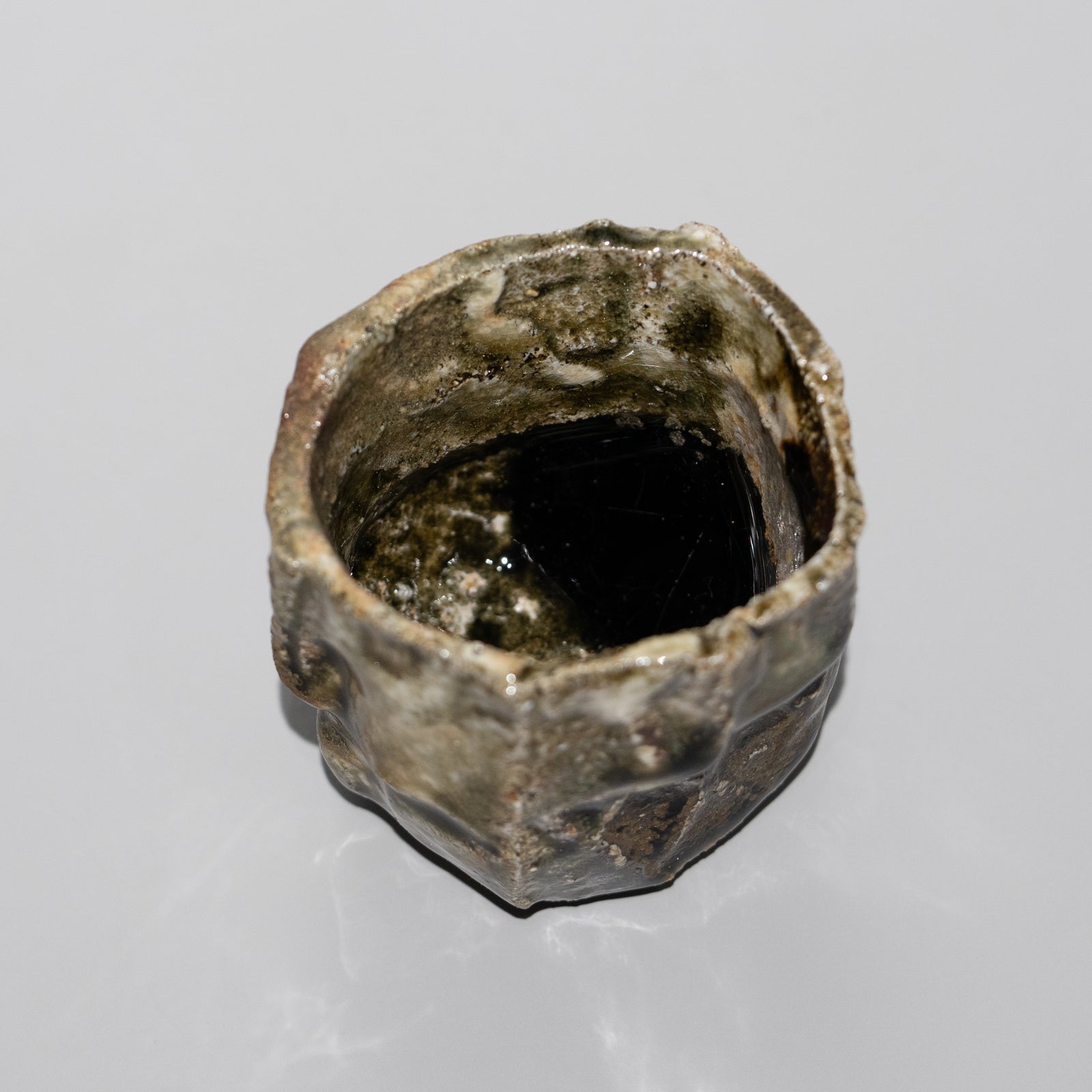 今西公彦 /黒丹波刳貫酒呑（一点物） – HULS GALLERY TOKYO | 現代工芸
