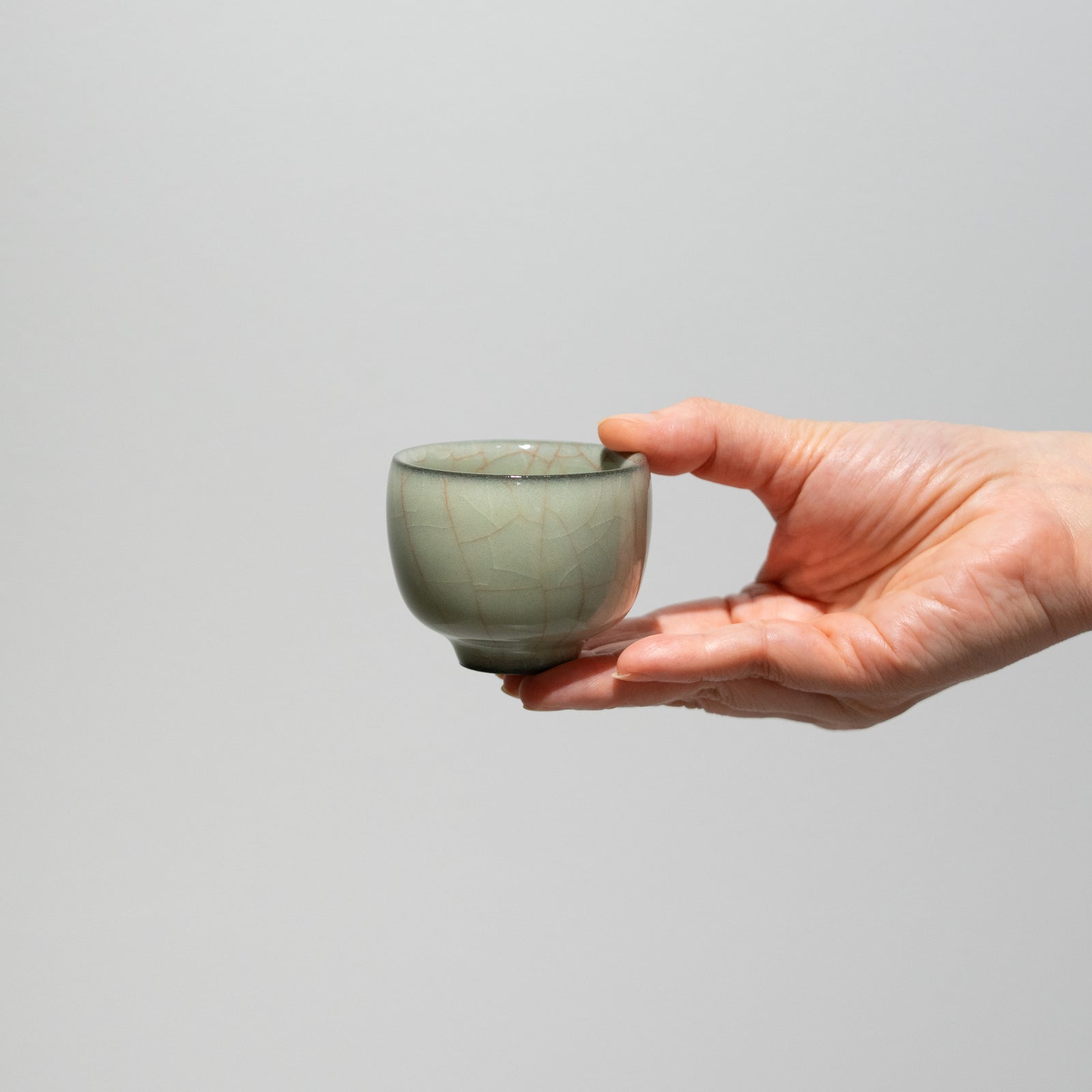 木村展之 / 米色瓷ぐい呑（一点物） – HULS GALLERY TOKYO | 現代工芸