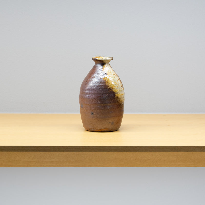 <tc>Masahiko Imanishi / Akadobe Sake Flask</tc>