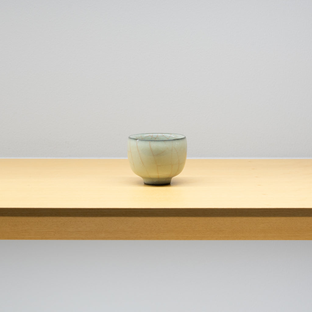 木村展之 / 米色瓷ぐい呑（一点物） – HULS GALLERY TOKYO | 現代工芸