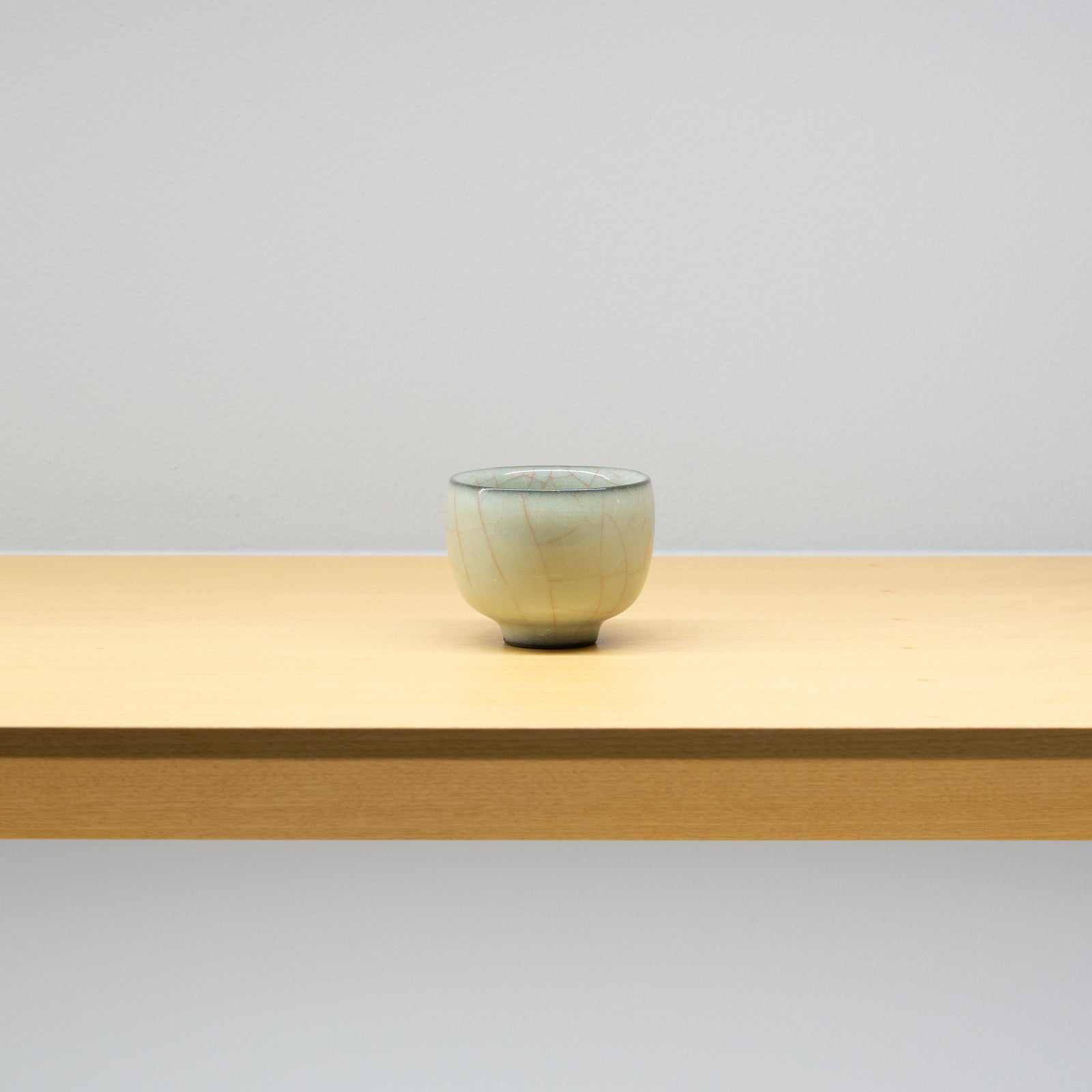木村展之 / 米色瓷ぐい呑（一点物） – HULS GALLERY TOKYO | 現代工芸