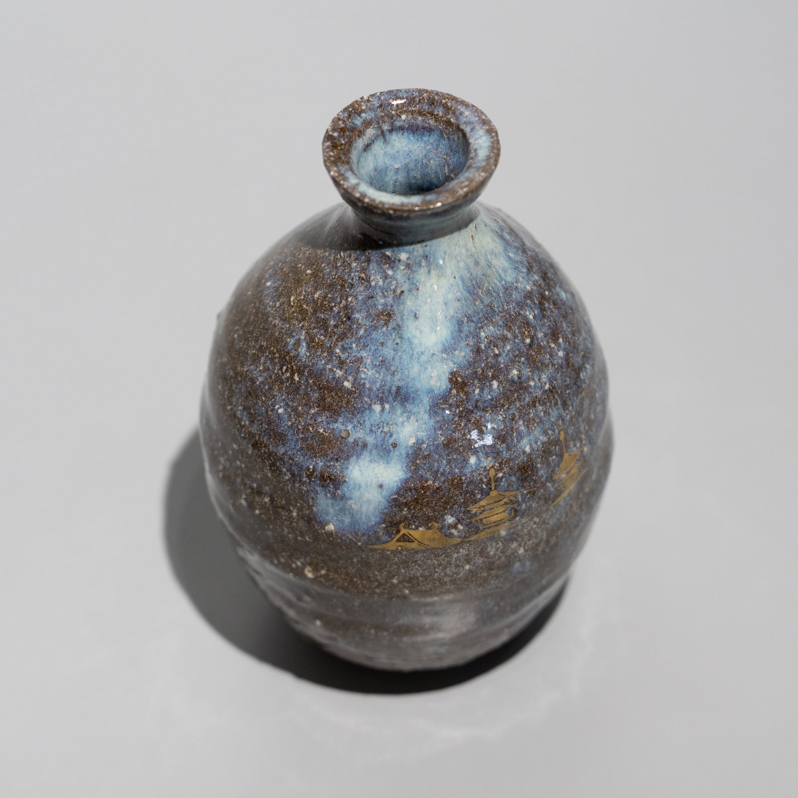 尾西宏紀 / 薬師寺東塔基壇土 赤膚釉薬師寺景徳利（一点物） – HULS