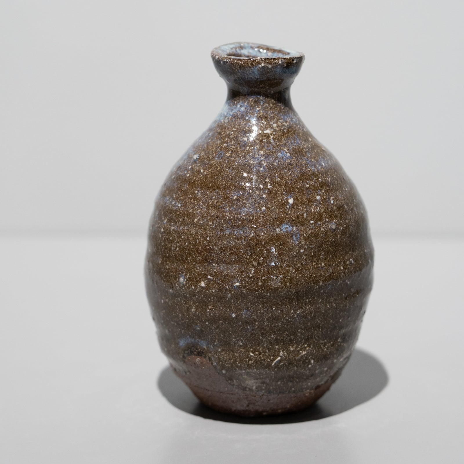 尾西宏紀 / 薬師寺東塔基壇土 赤膚釉薬師寺景徳利（一点物） – HULS