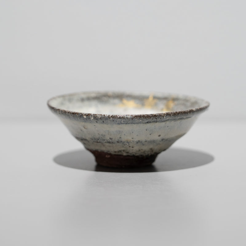 尾西宏紀 / 薬師寺東塔基壇土 赤膚釉薬師寺景酒盃（一点物） – HULS