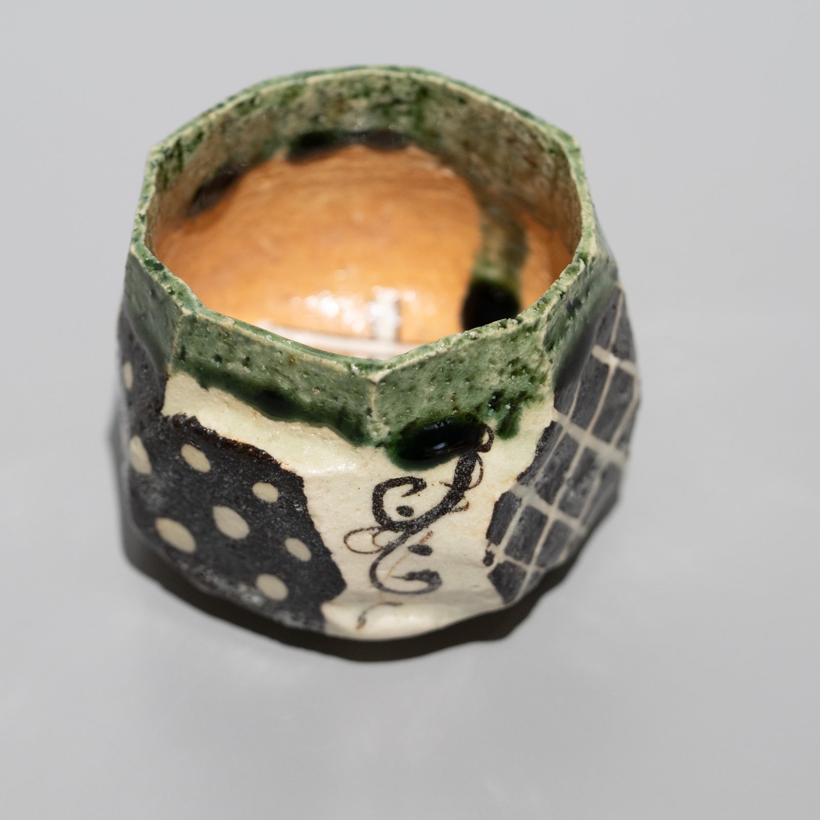 澤克典 / 織部 ぐい呑（一点物） – HULS GALLERY TOKYO | 現代工芸