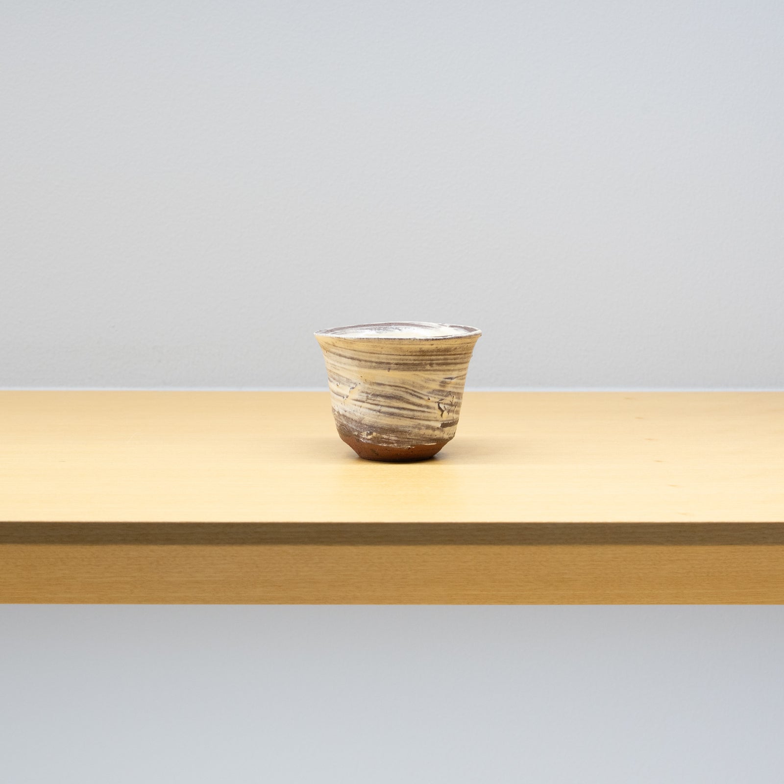 鈴木大弓 / 刷毛目盃（一点物） – HULS GALLERY TOKYO | 現代工芸