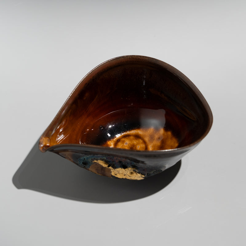 高取春慶 / 硫化金銀彩飴釉片口（一点物） – HULS GALLERY TOKYO