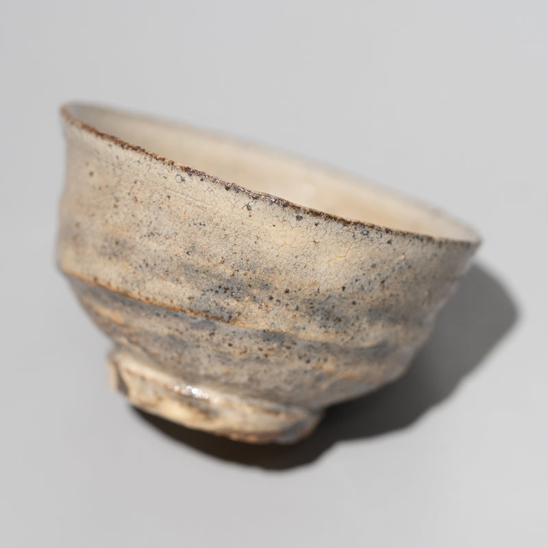 坂倉新兵衛 / 大道粉引酒盃（一点物） – HULS GALLERY TOKYO | 現代
