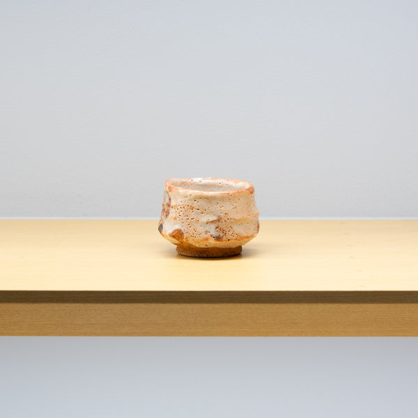 福島一紘 織部ぐい呑み Kazuhiro Fukushima / Shino Sake Cup – HULS GALLERY TOKYO | 現代