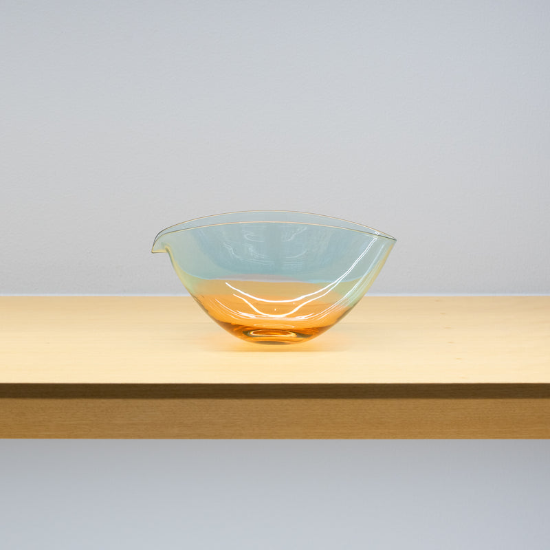 <tc>Takeyoshi Mitsui / Sake Server (blue green x apricot)</tc>