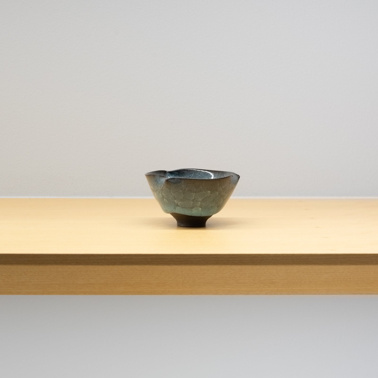 今泉毅 / 翠青瓷盃 稜花（一点物） – HULS GALLERY TOKYO | 現代工芸