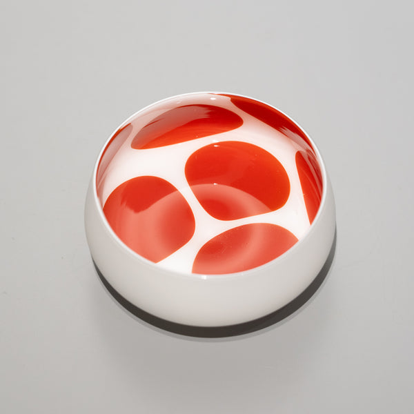 <tc>Ryo Sekino / White and Red Shallow Sake Cup A</tc>