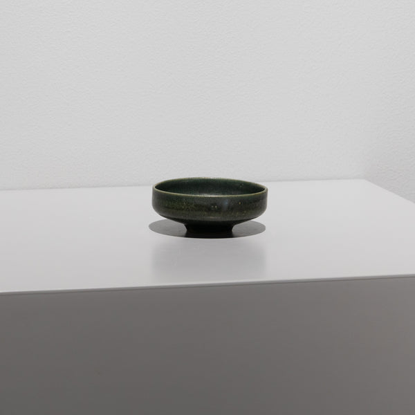 陶芸家　作家物　作者不明　粉引　ぐい呑　盃　酒器　酒盃　箱なし　銘あり 酒盃・ぐい呑（一点物）- HULS GALLERY オンラインストア – HULS