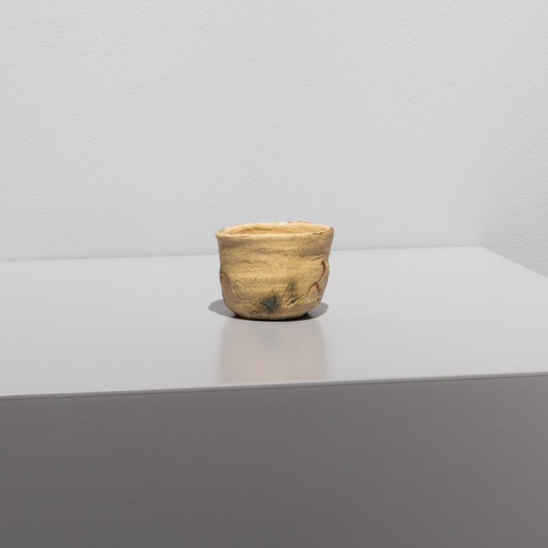 西岡悠 / 黄瀬戸ぐい呑（一点物） – HULS GALLERY TOKYO | 現代工芸