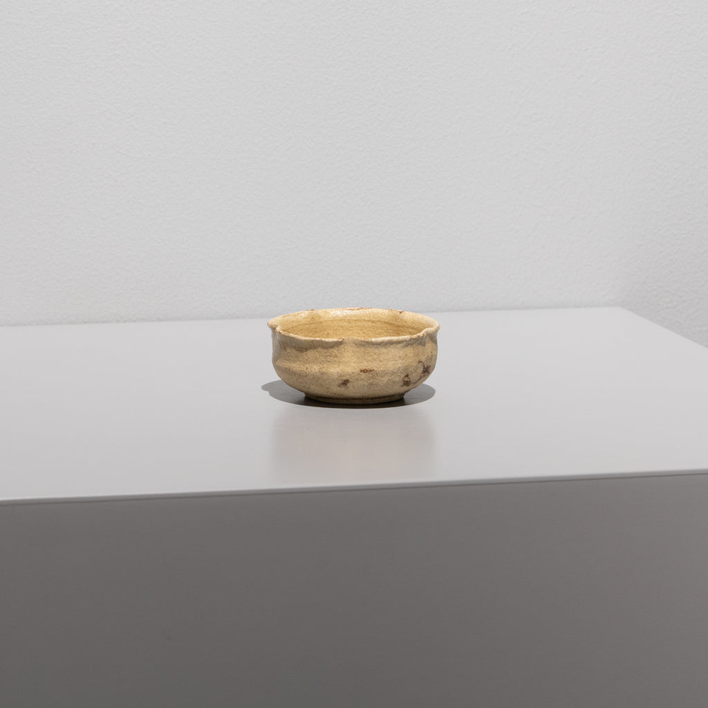 西岡悠 / 黄瀬戸輪花盃（一点物） – HULS GALLERY TOKYO | 現代工芸