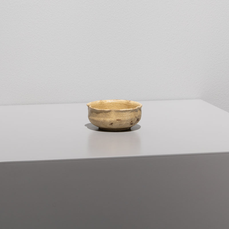 西岡悠 / 黄瀬戸輪花盃（一点物） – HULS GALLERY TOKYO | 現代工芸