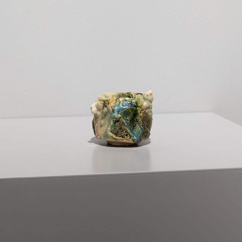 福島一紘 / 織部梅花皮手ぐい呑（一点物） – HULS GALLERY TOKYO
