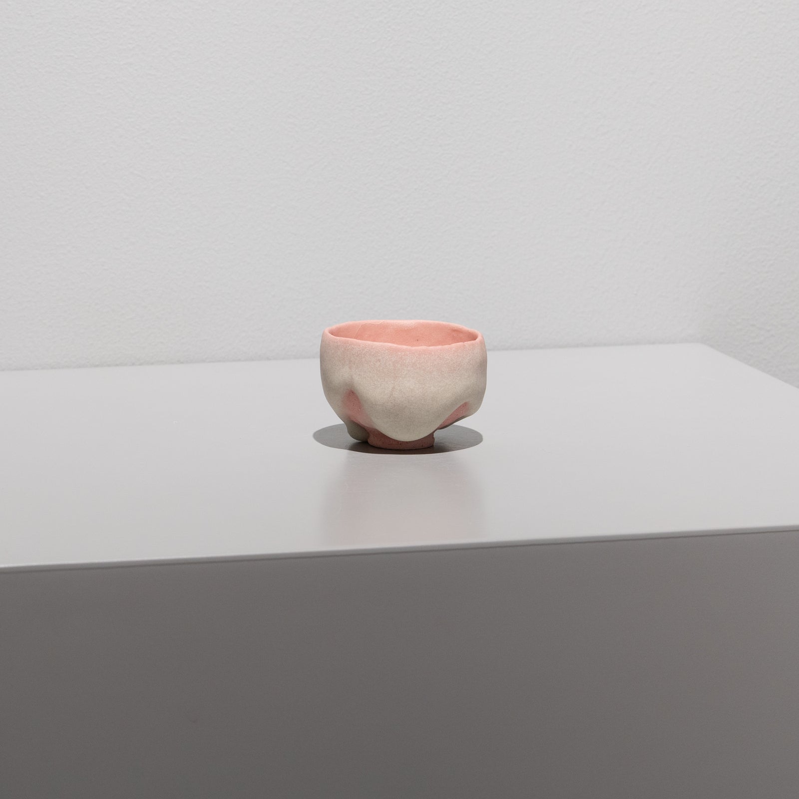 星野友幸 / 盃 苺乳（一点物） – HULS GALLERY TOKYO | 現代工芸ギャラリー