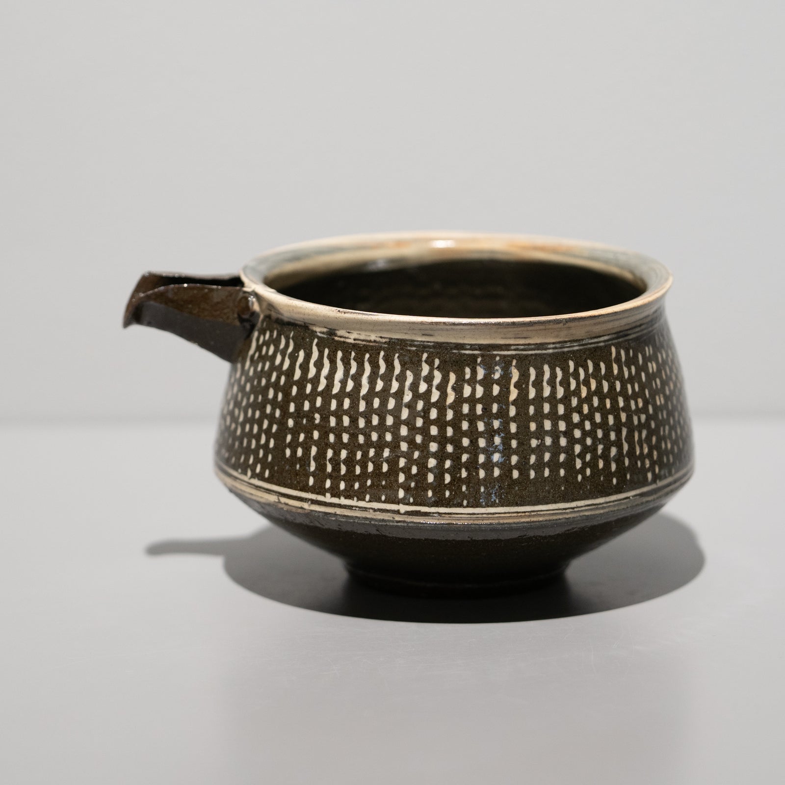 中里太亀 / 三島片口（一点物） – HULS GALLERY TOKYO | 現代工芸