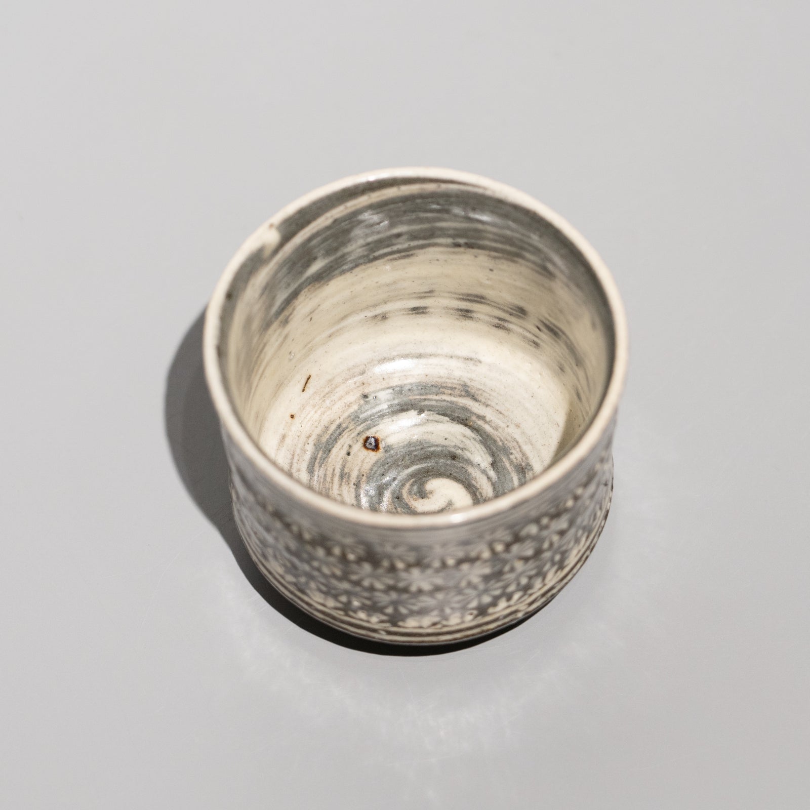中里太亀 / 三島ぐい呑（一点物） – HULS GALLERY TOKYO | 現代工芸