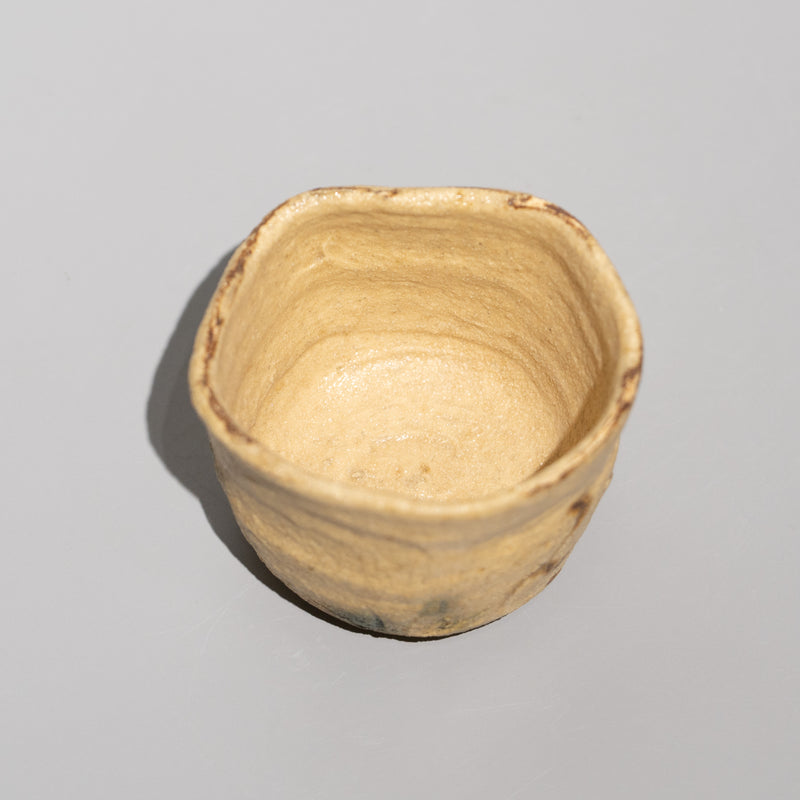 西岡悠 / 黄瀬戸ぐい呑（一点物） – HULS GALLERY TOKYO | 現代工芸