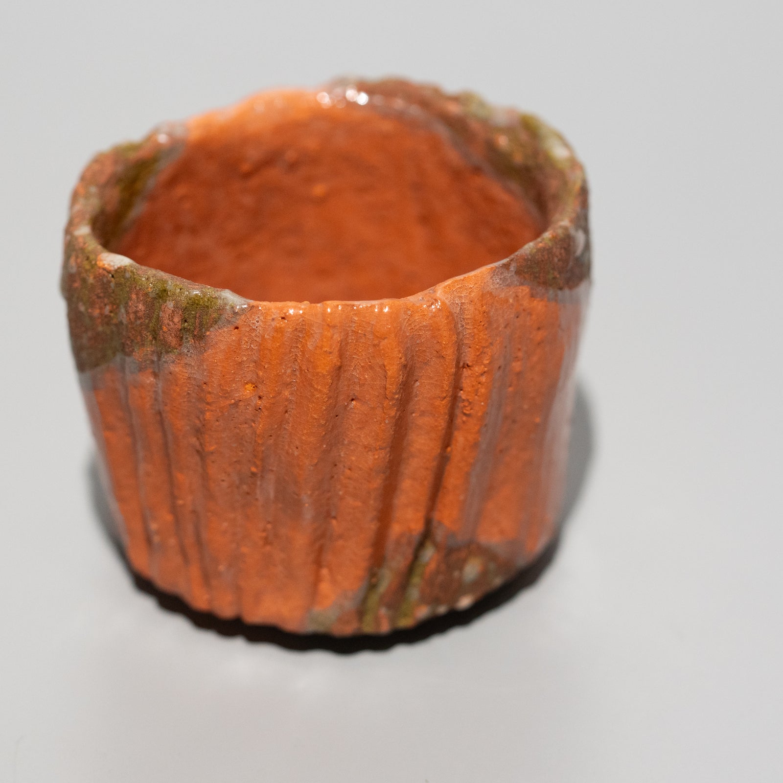 柳下季器 / 赤ぐい吞（一点物） – HULS GALLERY TOKYO | 現代工芸