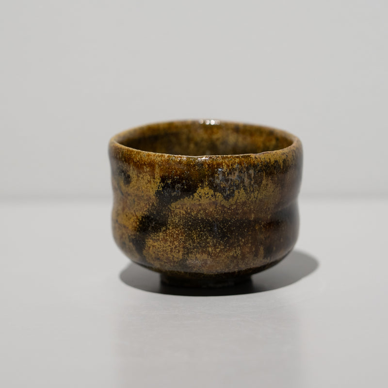 三藤るい / 黒唐津ぐい呑（一点物） – HULS GALLERY TOKYO | 現代工芸