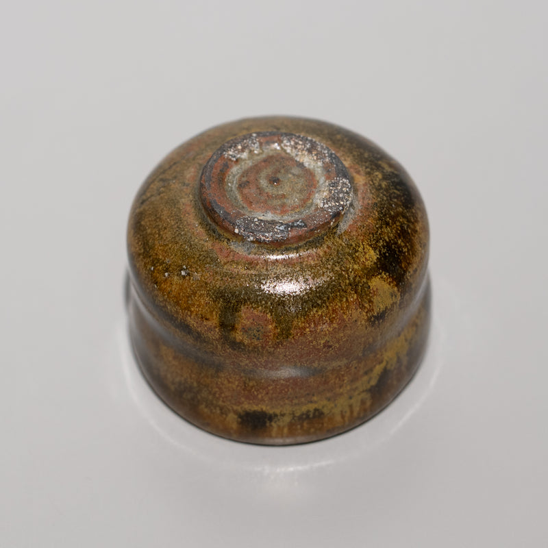 三藤るい / 黒唐津ぐい呑（一点物） – HULS GALLERY TOKYO | 現代工芸