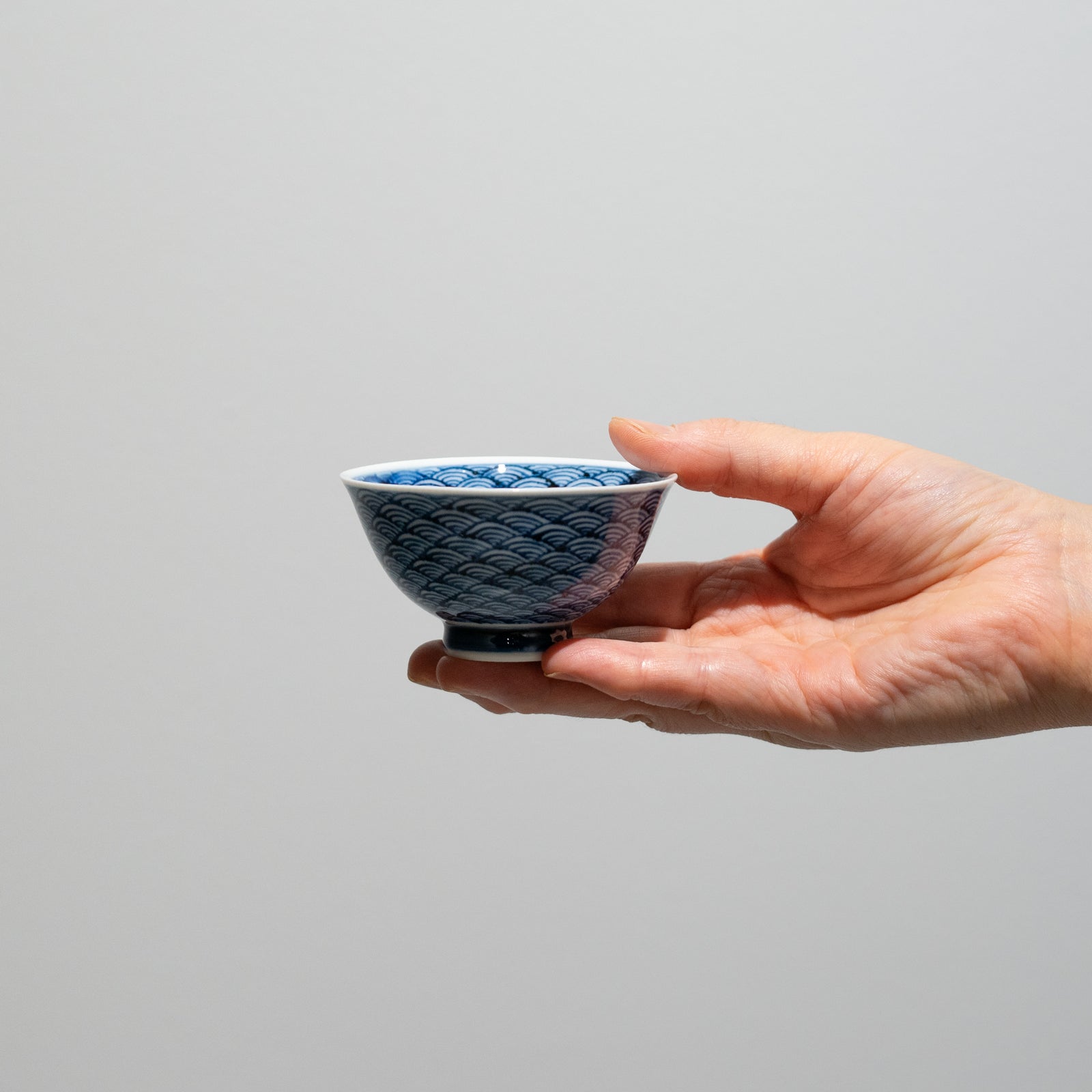 江戸時代陶器、江戸コレクション、ぐい呑、中里作成陶器 中里博彦 / 青海波ぐい呑（一点物） – HULS GALLERY TOKYO | 現代工芸