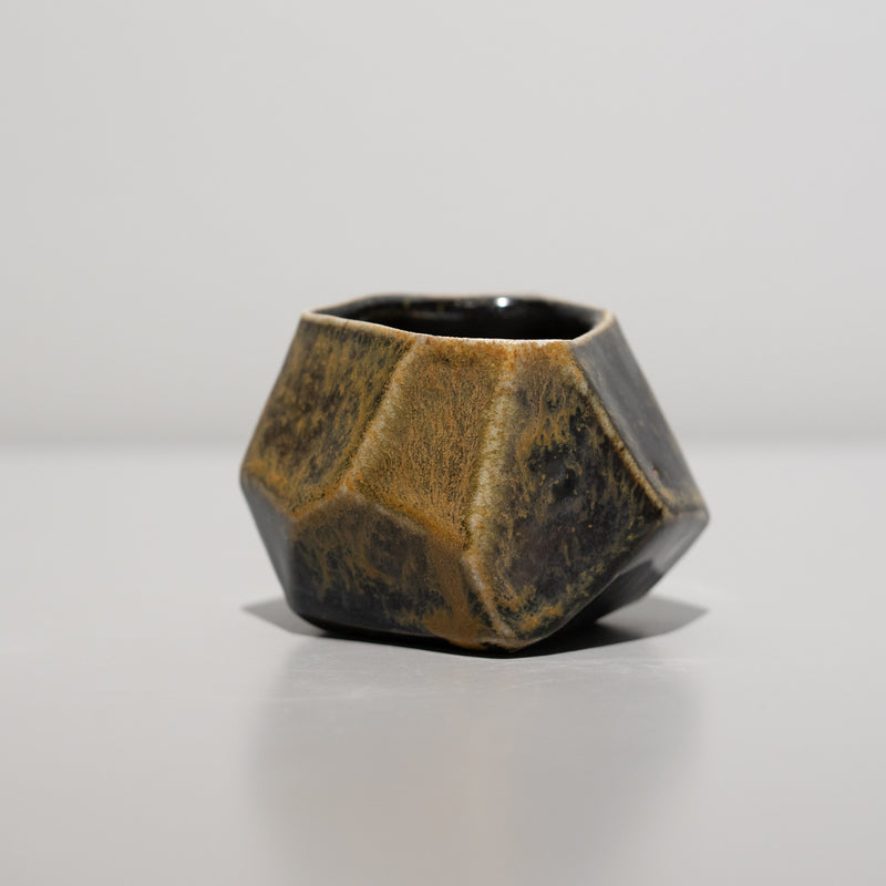 馬場隆志　ぐい呑 酒器展】馬場隆志 / 黒ぐい呑（一点物） – HULS GALLERY TOKYO