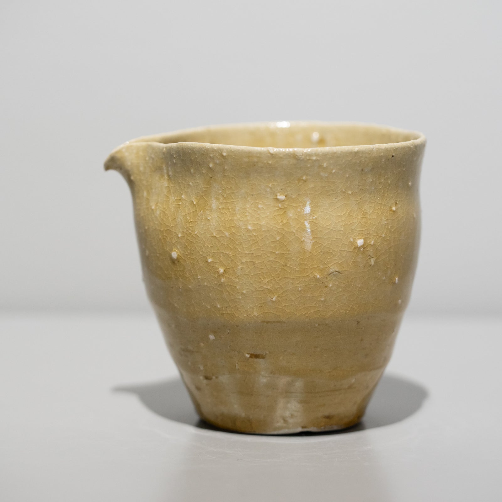 森本仁 / 黄灰釉 片口（一点物） – HULS GALLERY TOKYO | 現代工芸