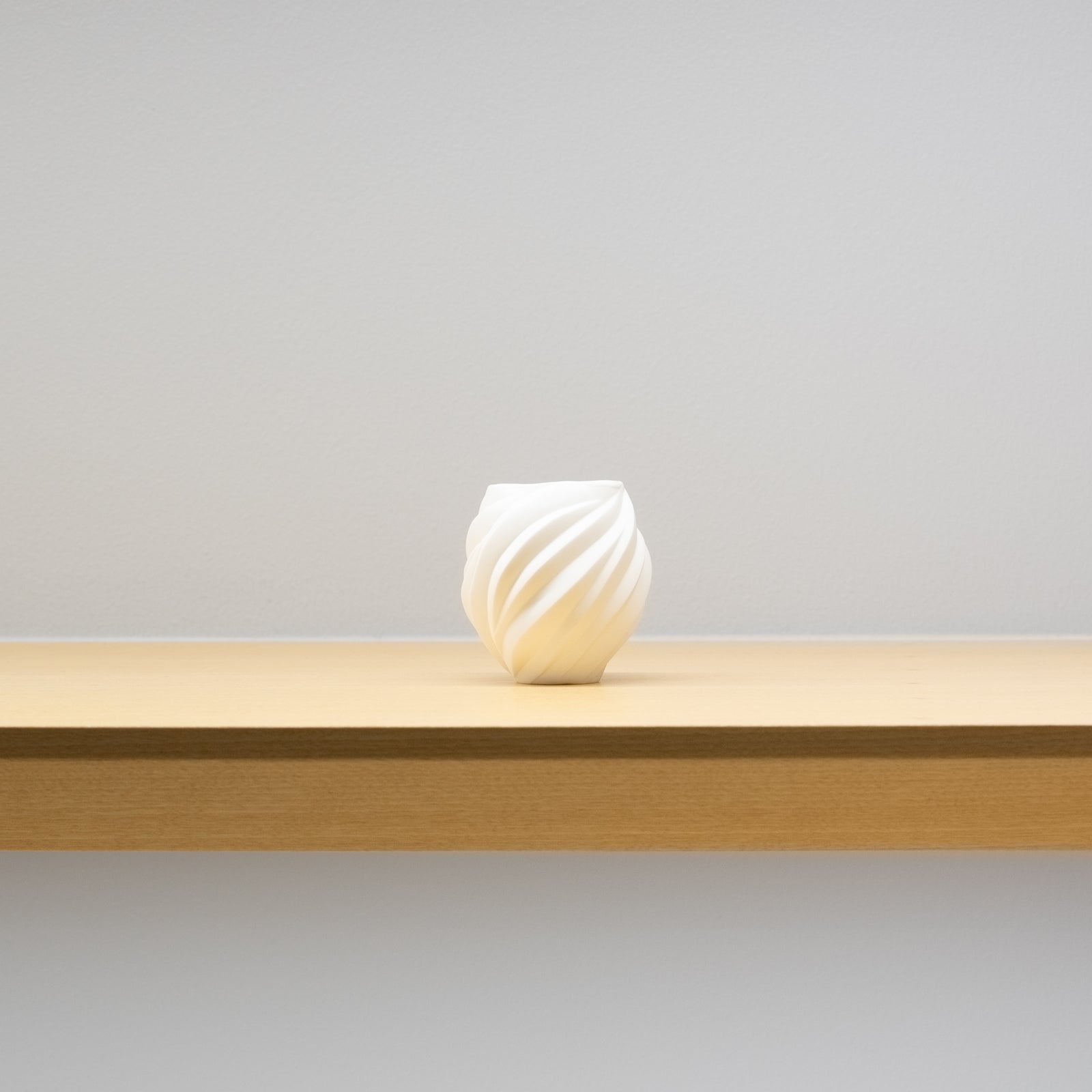 高橋奈己 / 白磁盃（一点物） – HULS GALLERY TOKYO | 現代工芸
