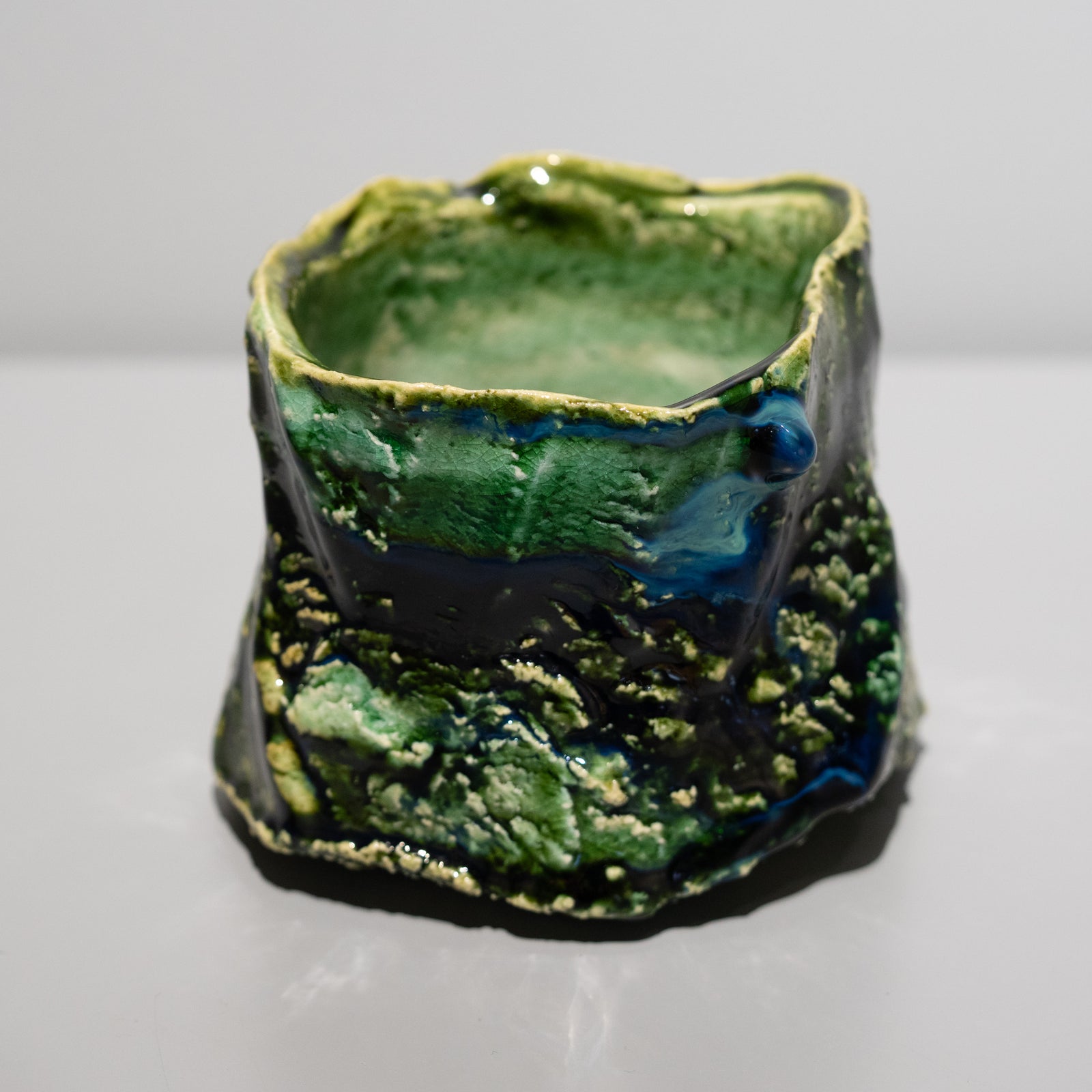 山口真人 さん　青織部　注器　片口 山口真人 / 織部茶碗（一点物） – HULS GALLERY TOKYO | 現代工芸