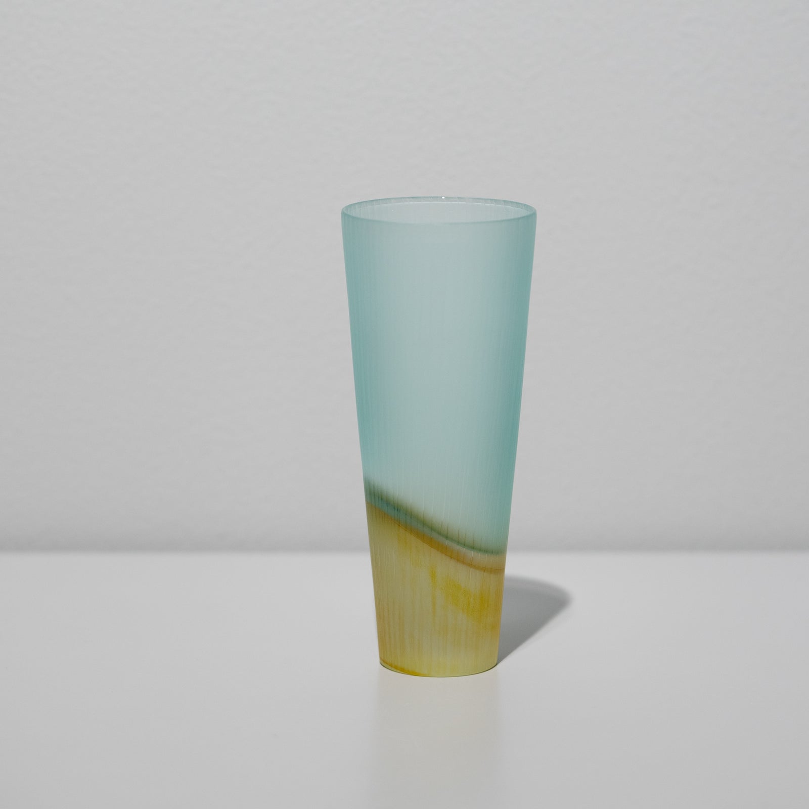 光井威善 / silence glass（blue green × amber） – HULS GALLERY TOKYO | 現代工芸ギャラリー