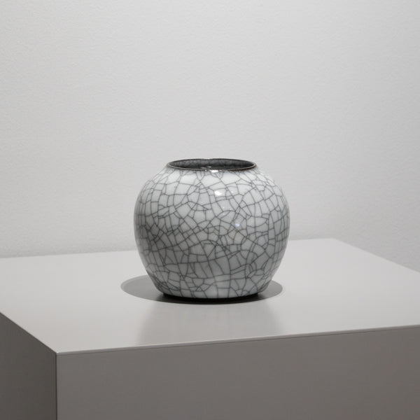 【ピノキオ】陶芸家 今泉毅 作 / 白瓷鉢 （はくじはち） 今泉毅 / 白瓷壷（一点物） – HULS GALLERY TOKYO | 現代工芸ギャラリー
