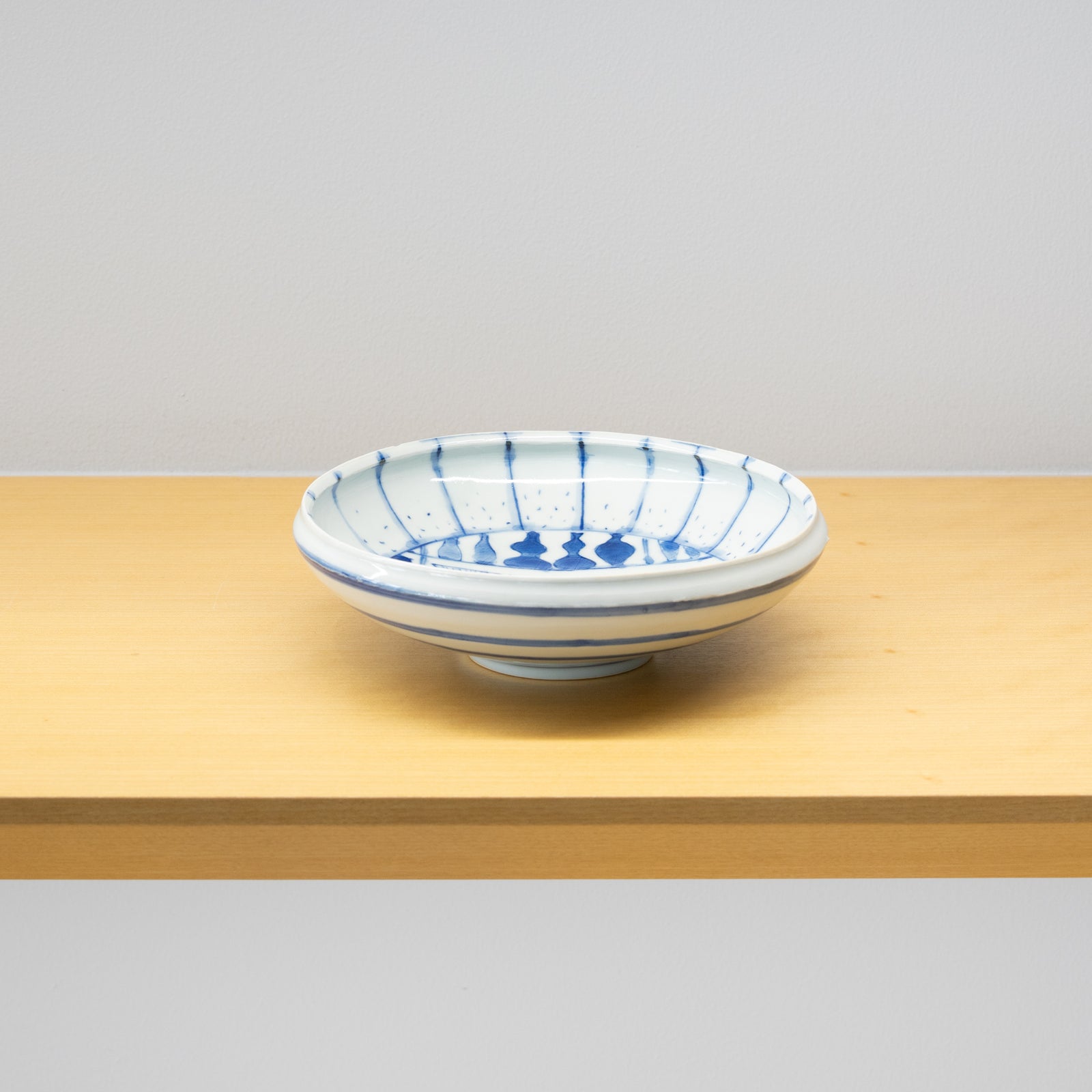 光謙窯　青瓷鉢 寺内信二 / 染付 預け鉢（一点物） – HULS GALLERY TOKYO | 現代工芸