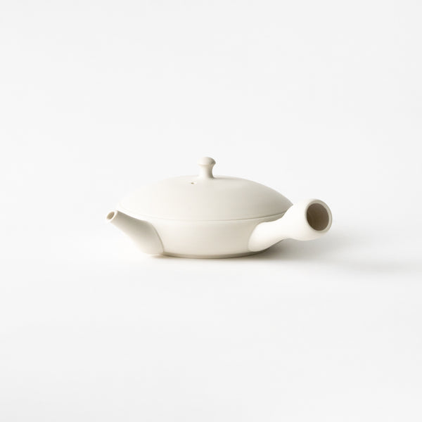 <tc>Junzo Maekawa / White Round Flat Teapot</tc>