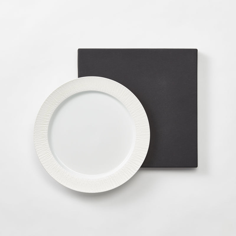 <transcy>Carved Pattern Dinner Plate (Silver)</transcy>